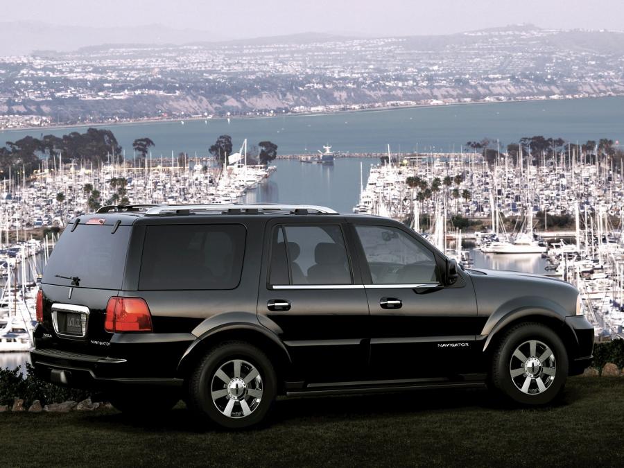  Lincoln Navigator 2002 года  (фото 11 из 16)